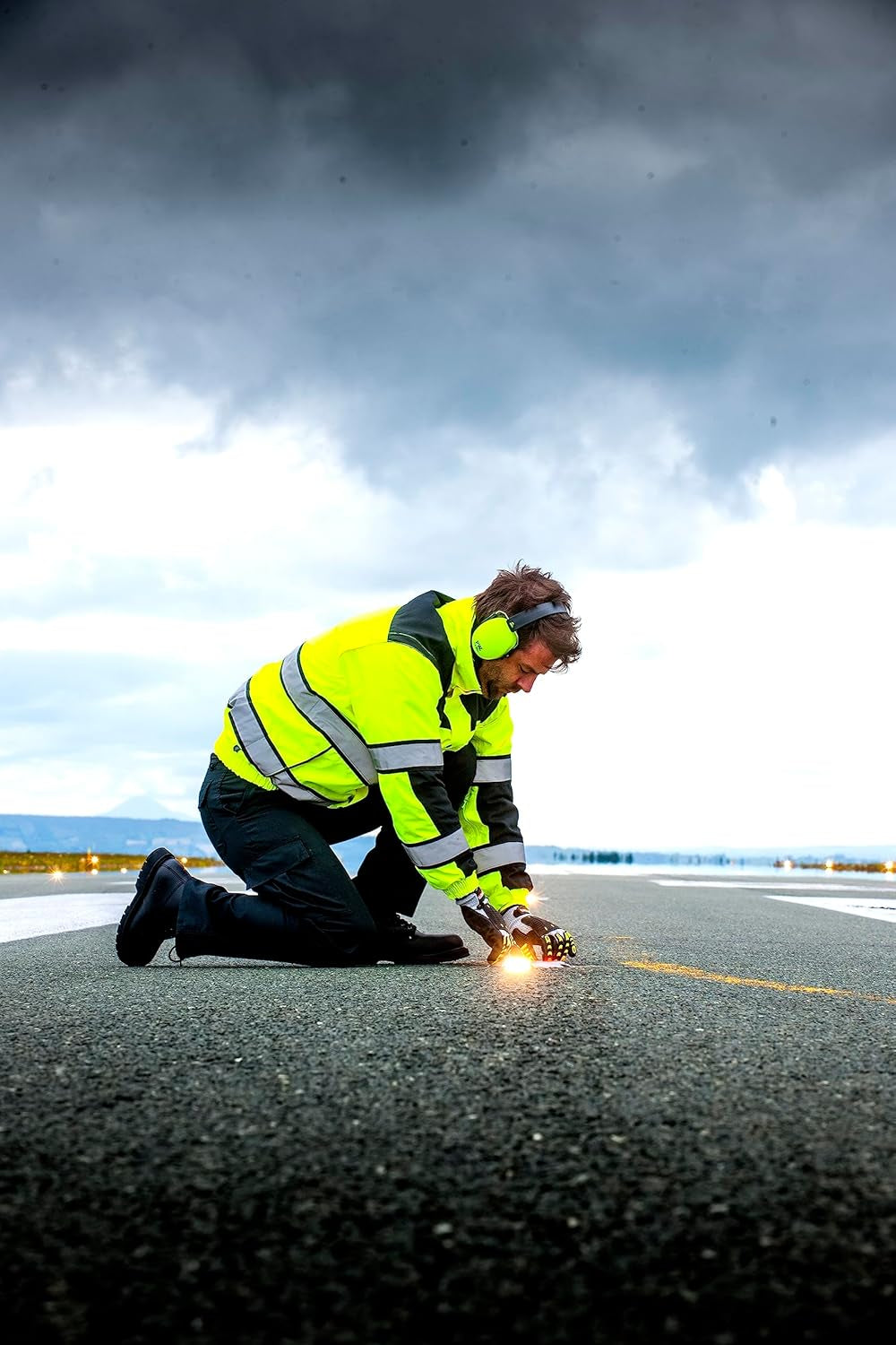 UC566 Hivis Classic Warm Bomber Rain Jacket with Waterproof Taped Seams, Yellowblack, X Large